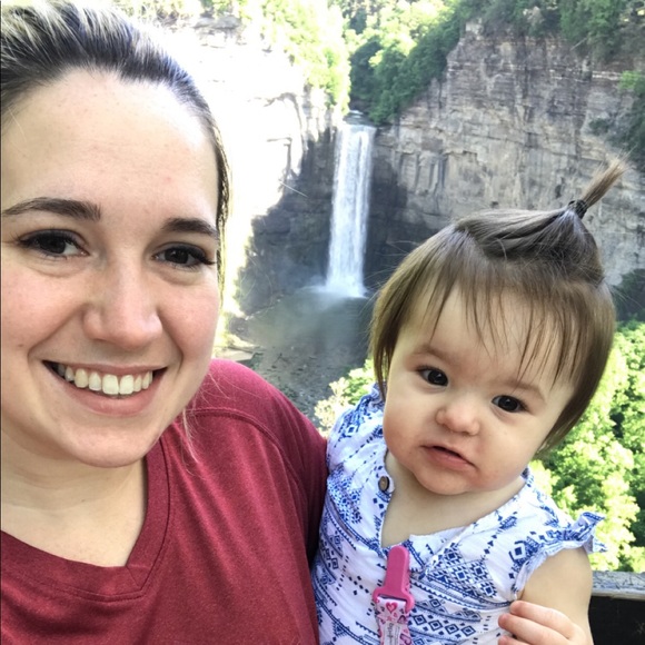 MEET YOUR POSHER - Picture 7 of 7